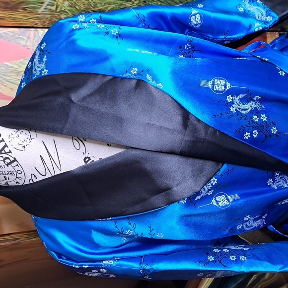 Beautiful double-sided kimono robe size medium - Picture 3 of 10